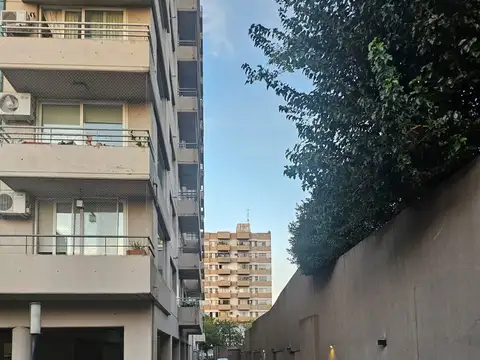 Cochera en exclusivo edificio