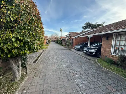 Casa en Complejo cerrado en Venta