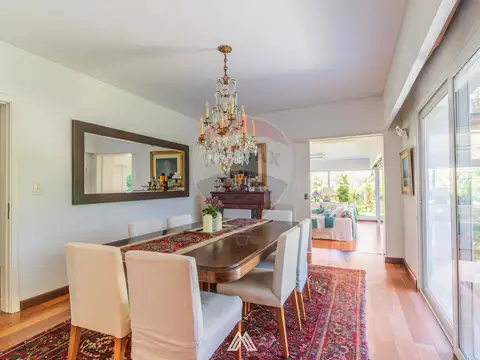 Casa 10 ambientes con 6 baños