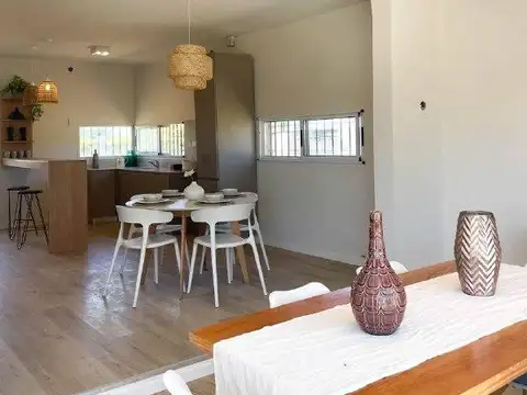 Casa 5 ambientes con 1 baño