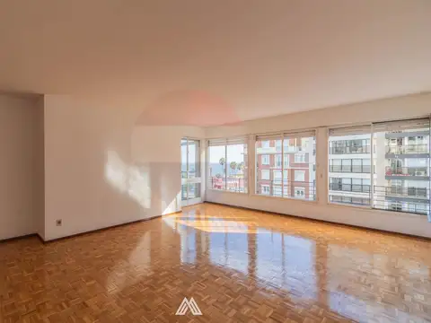 Alquila Apto Punta Carretas 3 dormitorios cochera