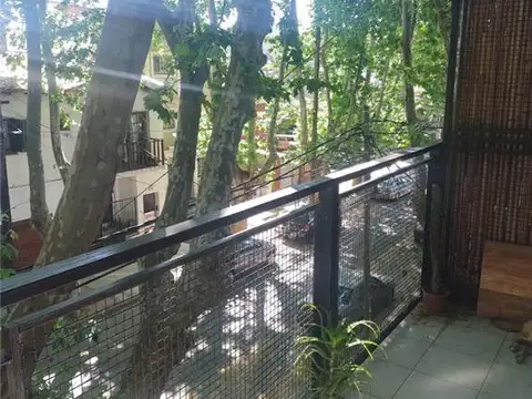 Muy lindo departamento al frente super luminoso de 2 ambientes y medio (escritorio o segundo dormitorio) 