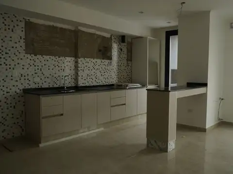 VENTA DEPTO 3. AMB ESTRENAR COCHERA BERAZATEGUI