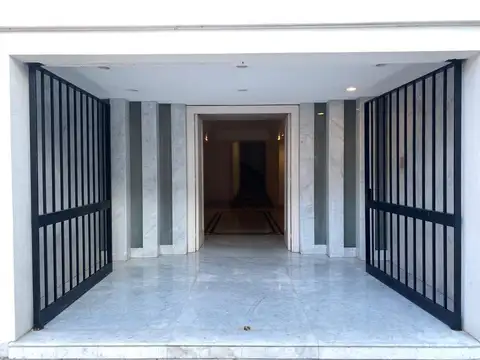 Casa 18 ambientes con 12 baños