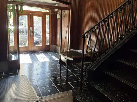 Avenida Hipólito Yrigoyen 3500