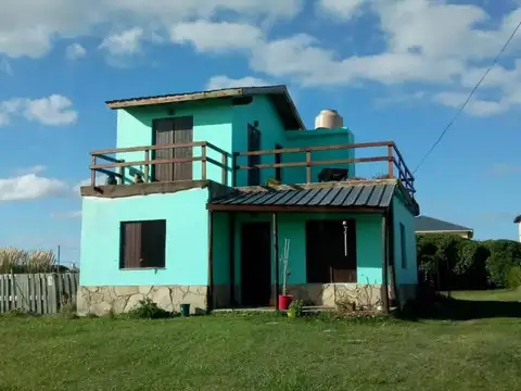 Casa en venta - 2 Dormitorios 2 Baños - Mar de Cobo