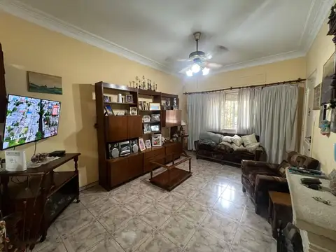 Casa 3 ambientes con 2 baños
