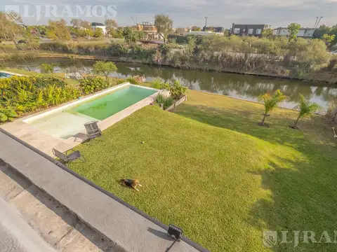 Casa en venta Barrio Marinas AL AGUA - Puertos ESCOBAR