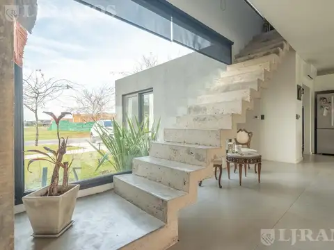 Casa en venta Barrio MARINAS - PUERTOS ESCOBAR