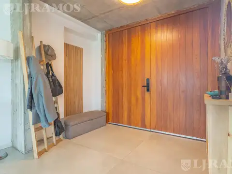 Casa 5 ambientes con 4 baños