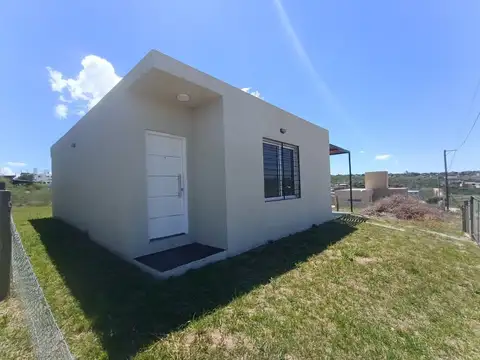 VENTA CASA 2 DORMI. EN VILLA SANTA CRUZ DEL LAGO