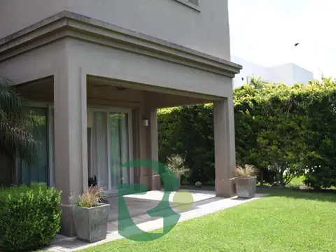 Venta Casa 5 amb.Lote 980mt.Barrio Cerrado Bella Vista Chico