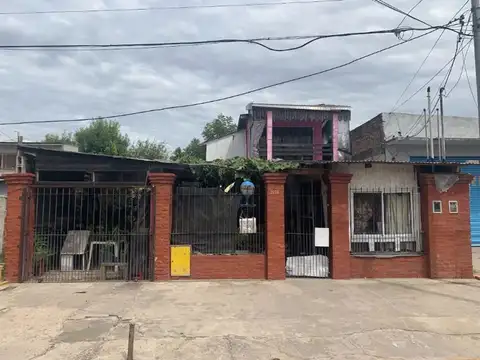 Casa en gra Lote Propio Hurlingham - 646 m2