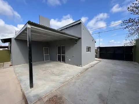 Casa en Alquiler en Funes, $ 650.000