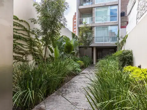 VENTA - DUPLEX DE DOS DORMITORIOS CON BALCON - BARRIO LOURDES