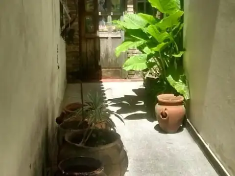 Casa 4 ambientes con 1 baño