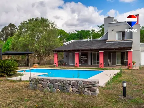 VENTA CASA CON PILETA 3 DORMITORIOS EN SAN LUIS