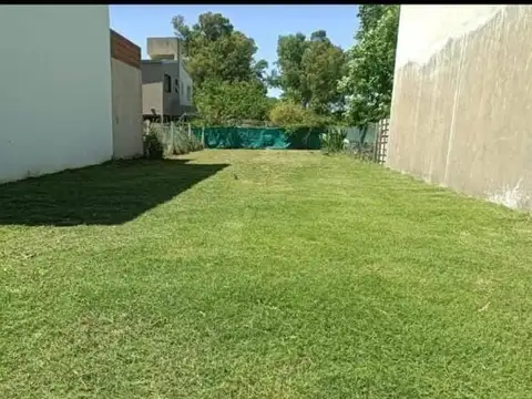 VENTA TERRENO 16 E/ 657 Y 658