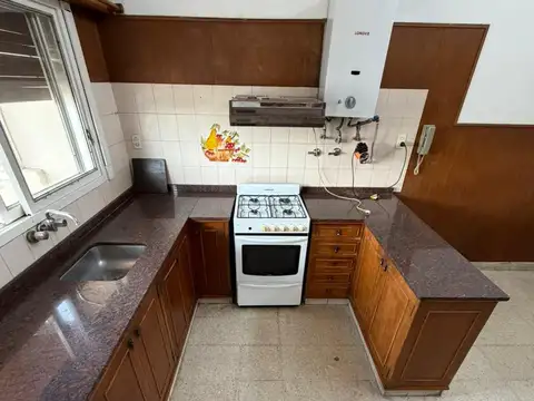 Av Pres Jose E Uriburu 1700, Piso 1