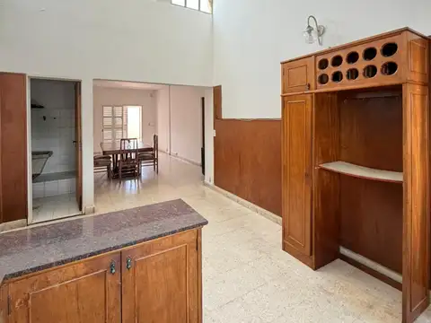 Casa 5 ambientes con 1 baño