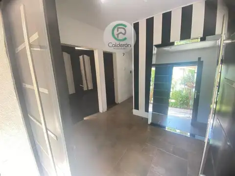 Casa 4 ambientes con 3 baños