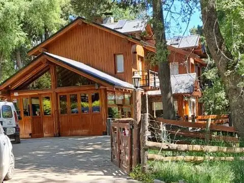 FINA PATAGONIA. Casa en venta de 4 dormitorios c/ cochera en San Martin de los Andes