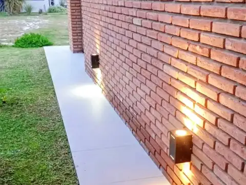 Casa 5 ambientes con 4 baños