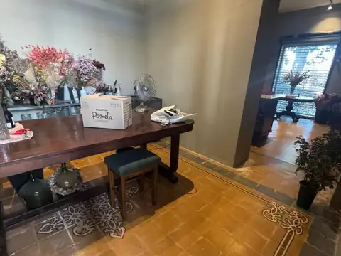 Casa 6 ambientes con 2 baños