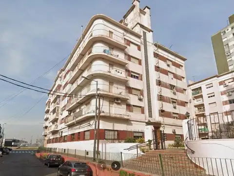 DEPTO 3 AMBIENTES AL FRENTE CON BALCON VUELTA DE ROCHA