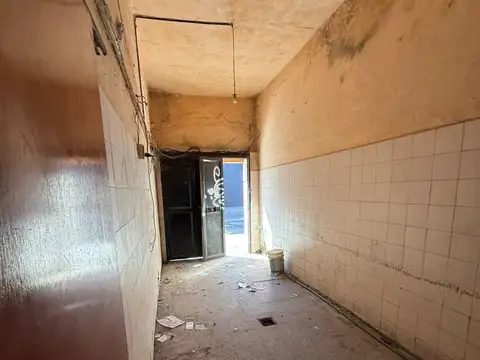 Venta Local sobre avenida con salida 2 calles - 466m2
