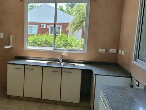 Casa en Alquiler al Norte