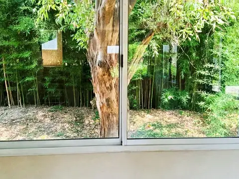 Casa en Alquiler con 1 cochera