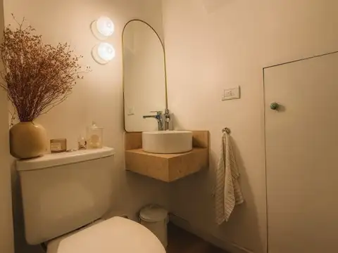 Casa en Alquiler con 2 cocheras