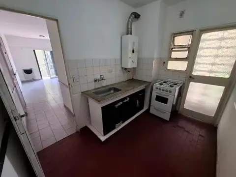 Av. Gral. Paz 15200, Piso 5