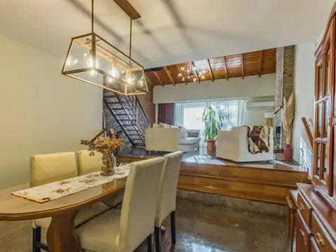 Depto Tipo Casa en Venta de 4 dormitorios