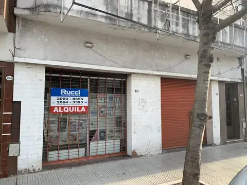 local doble vidriera en pleno centro comercial y gastronomico mataderos 7x5 
