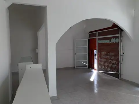 Local en Alquiler Via Pública