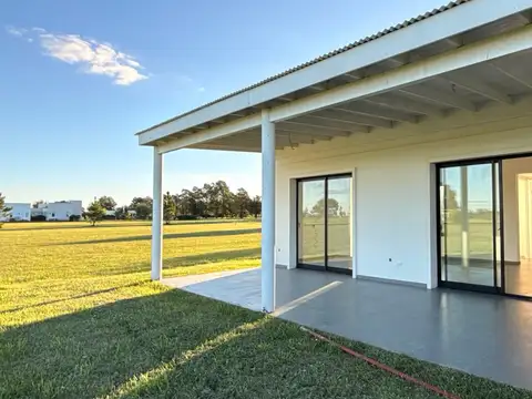 Casa a estrenar que invita a disfrutar de un estilo de vida sereno en La Federala Club de Campo