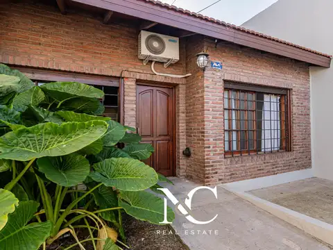 Casa en venta 6 ambientes Los Hornos