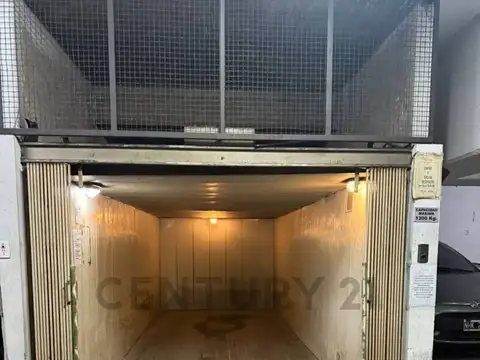 Avenida San Juan 1900, Piso 0