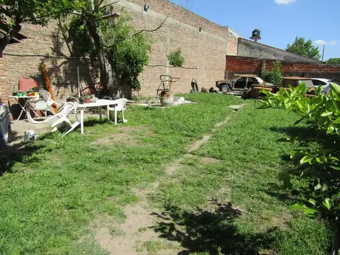 VENTA DE CASA EN BURZACO A METROS DE LA AV. MONTEVERDE.
