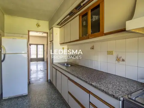 Casa 5 ambientes con 3 baños