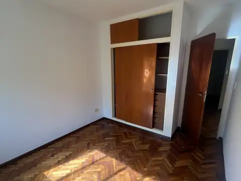 Departamento en Alquiler en Floresta, $ 550.000
