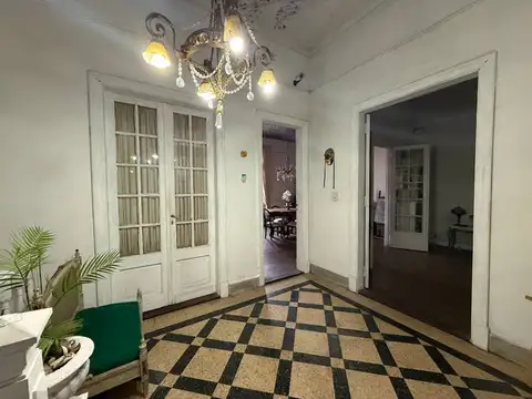 Depto Tipo Casa 6 ambientes con 2 baños