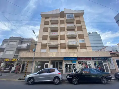 DEPARTAMENTO MONOAMBIENTE EN PLENA PEATONAL - INMEJORABLE UBICACIÓN