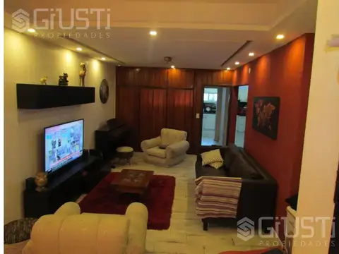 Casa en Venta en Castelar Norte, USD 155.000