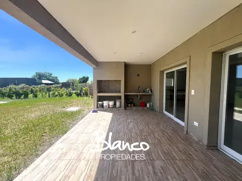 Casa en Venta en Pilar Del Este, USD 215.000