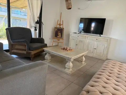 Casa amueblada en alquiler en barrio cerrado