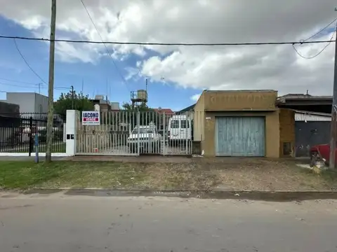 CASA CON GARAJE