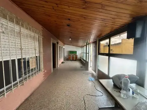 CASA CON GARAJE